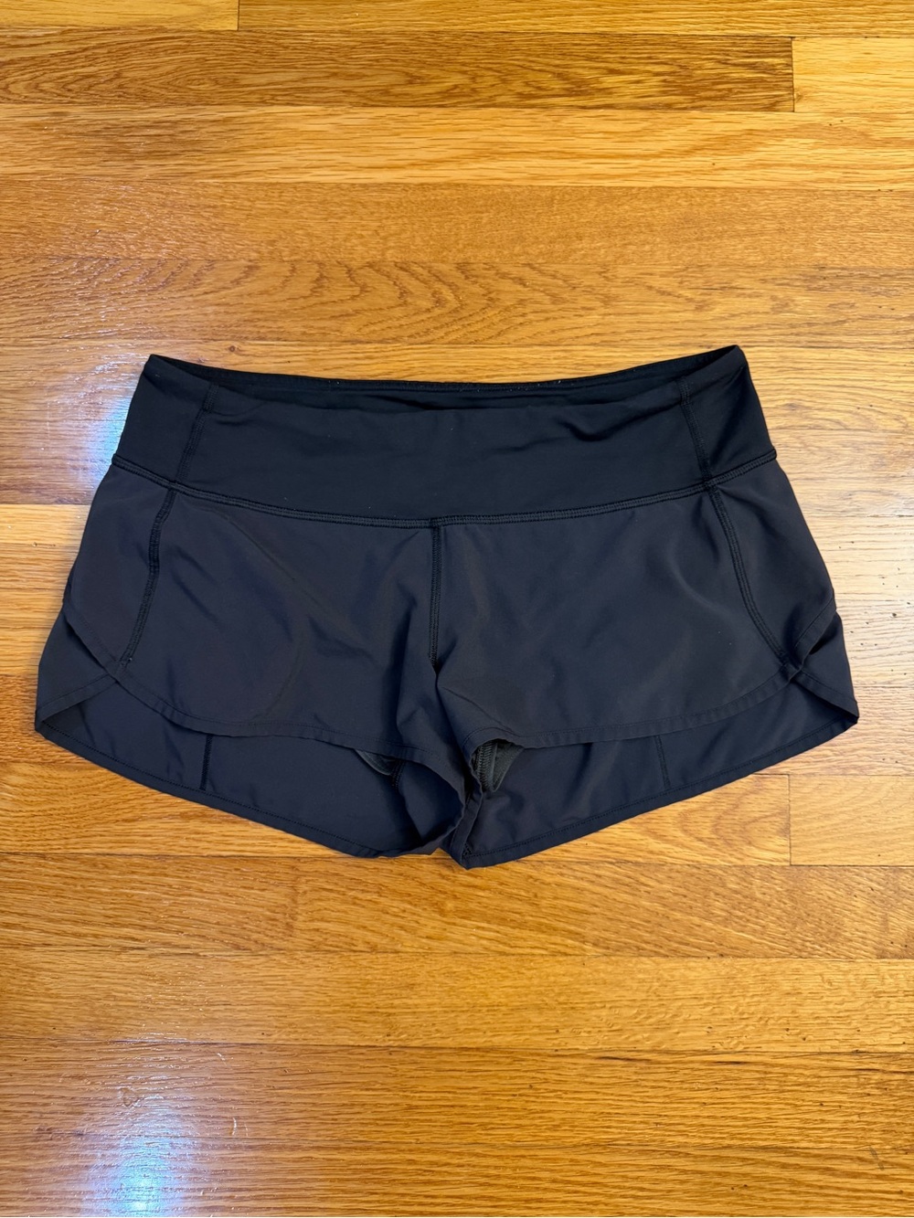 Lululemon Speed Short *4-way Stretch 2.5" Black - Size 8 *Faded Logo